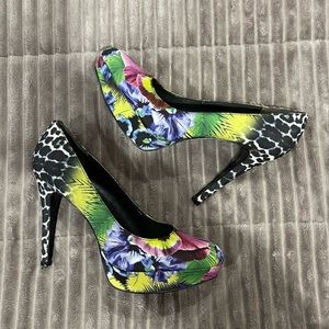 NINE WEST WOMEN’S FUN PLATFORM HEELS